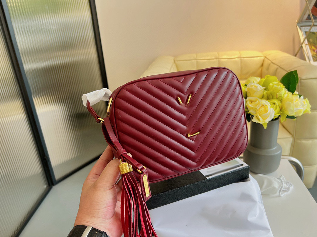 Luxury tote purses Brand handbag message bags Shoulder bag Genuine Leather Cluth Crossbody 5A Quality Cattlehide Mini Lou Camera 23CM Womens RED, Box
Luxury tote purses Brand handbag message bags Shoulder bag Genuine Leather Cluth Crossbody 5A Quality Cattlehide Mini Lou Camera 23CM Womens RED, Box
