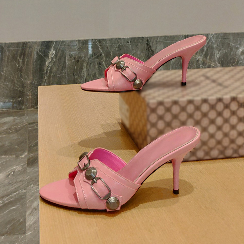 Cagole slippers fashion Designer Shoes LeCagole rivet flipflop retro vintage heel 8cm 4cm and flat genuine Calfskin Leather Original quality level, More option to contact
Cagole slippers fashion Designer Shoes LeCagole rivet flipflop retro vintage heel 8cm 4cm and flat genuine Calfskin Leather Original quality level, More option to contact