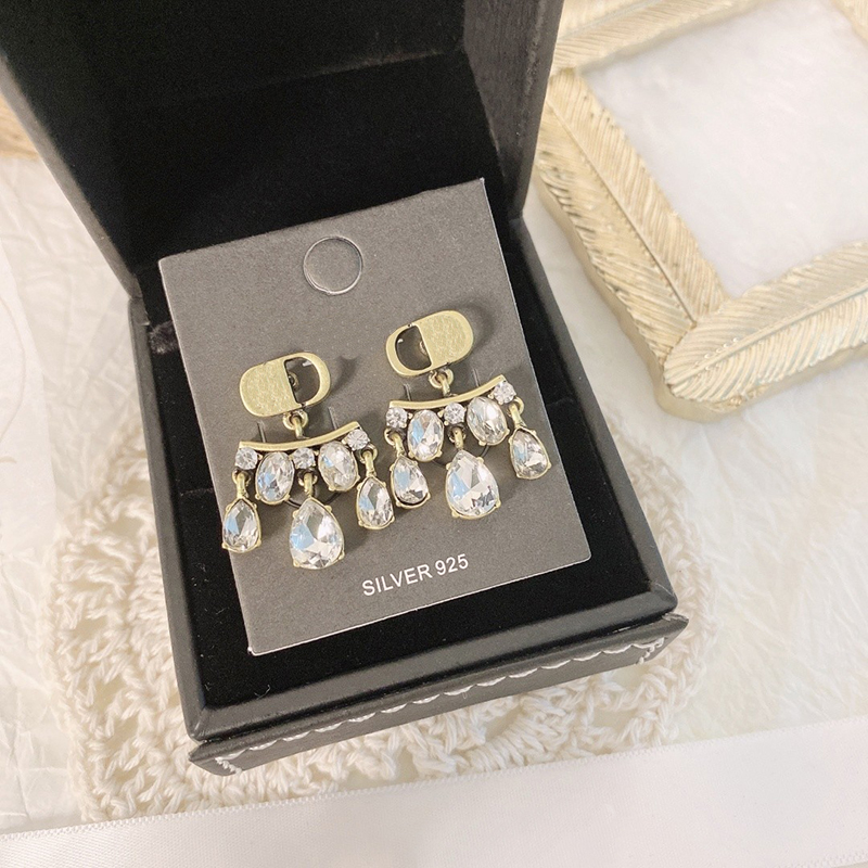 Designer Fashion Earrings Trend Womens Diamond Earring Explosive Stylish All Match Earrings Vintage Premium Earring Free Box D22110206JX
Designer Fashion Earrings Trend Womens Diamond Earring Explosive Stylish All Match Earrings Vintage Premium Earring Free Box D22110206JX