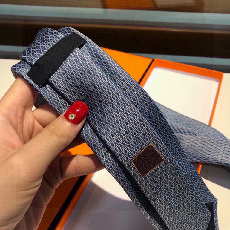 Men Necktie Design Mens Ties Fashion Neck Tie Letter Printed Luxurys Designers Business Cravate Neckwear Corbata Cravattino
Men Necktie Design Mens Ties Fashion Neck Tie Letter Printed Luxurys Designers Business Cravate Neckwear Corbata Cravattino