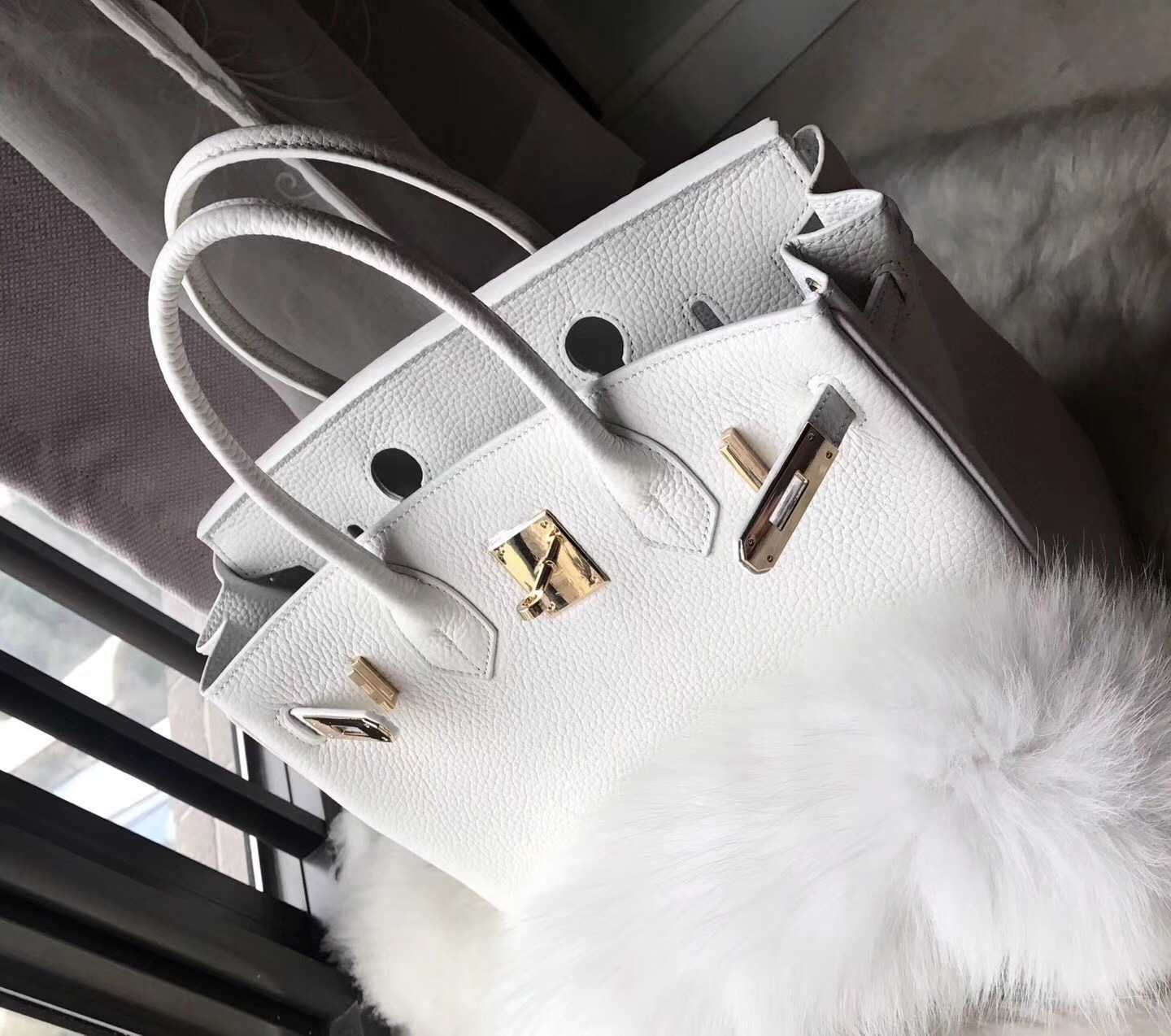 Original Fashion leather Berkins bags H Home Cowhide lychee grain on the first layer Leather fashionable white women hand One shoulder cross, Not for sale do not shoot
Original Fashion leather Berkins bags H Home Cowhide lychee grain on the first layer Leather fashionable white women hand One shoulder cross, Not for sale do not shoot