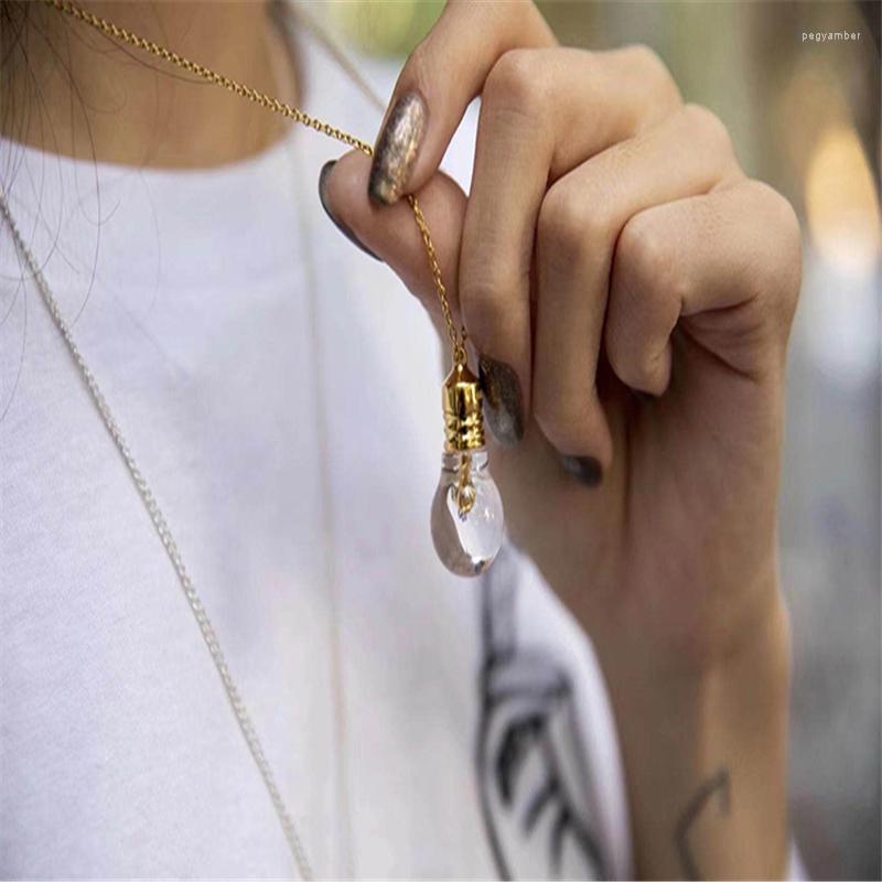 Chains Hip-hop Personality Light Bulb Necklace Female Small Titanium Steel INS Wild Network Red Pendant Sweater Chain Wholesal
Chains Hip-hop Personality Light Bulb Necklace Female Small Titanium Steel INS Wild Network Red Pendant Sweater Chain Wholesal