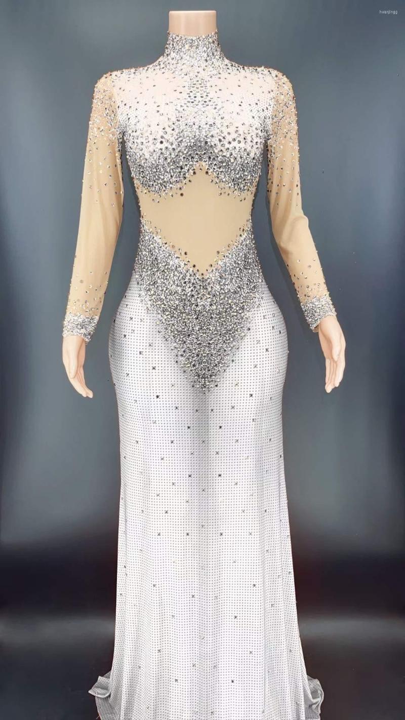 Stage Wear Multicolored Shining Rhinestones Sexy Backless Long Dress For Women Evening Party Clothing Ballroom Dance Wears Costumes, Black
Stage Wear Multicolored Shining Rhinestones Sexy Backless Long Dress For Women Evening Party Clothing Ballroom Dance Wears Costumes, Black