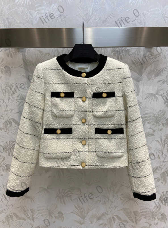 Fashion Brand Womens Jackets Bump Color Stripe Pockets Tops Single Button Round Neck Short Coats Warm Designer Women Clothing 1970
Fashion Brand Womens Jackets Bump Color Stripe Pockets Tops Single Button Round Neck Short Coats Warm Designer Women Clothing 1970