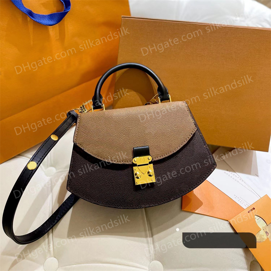 Designer Womens Cross Body Bags Luxury New Messenger Bag One Shoulder Bag Handbag Square Purse Fashion Envelope European and American Style Wallet, White
Designer Womens Cross Body Bags Luxury New Messenger Bag One Shoulder Bag Handbag Square Purse Fashion Envelope European and American Style Wallet, White