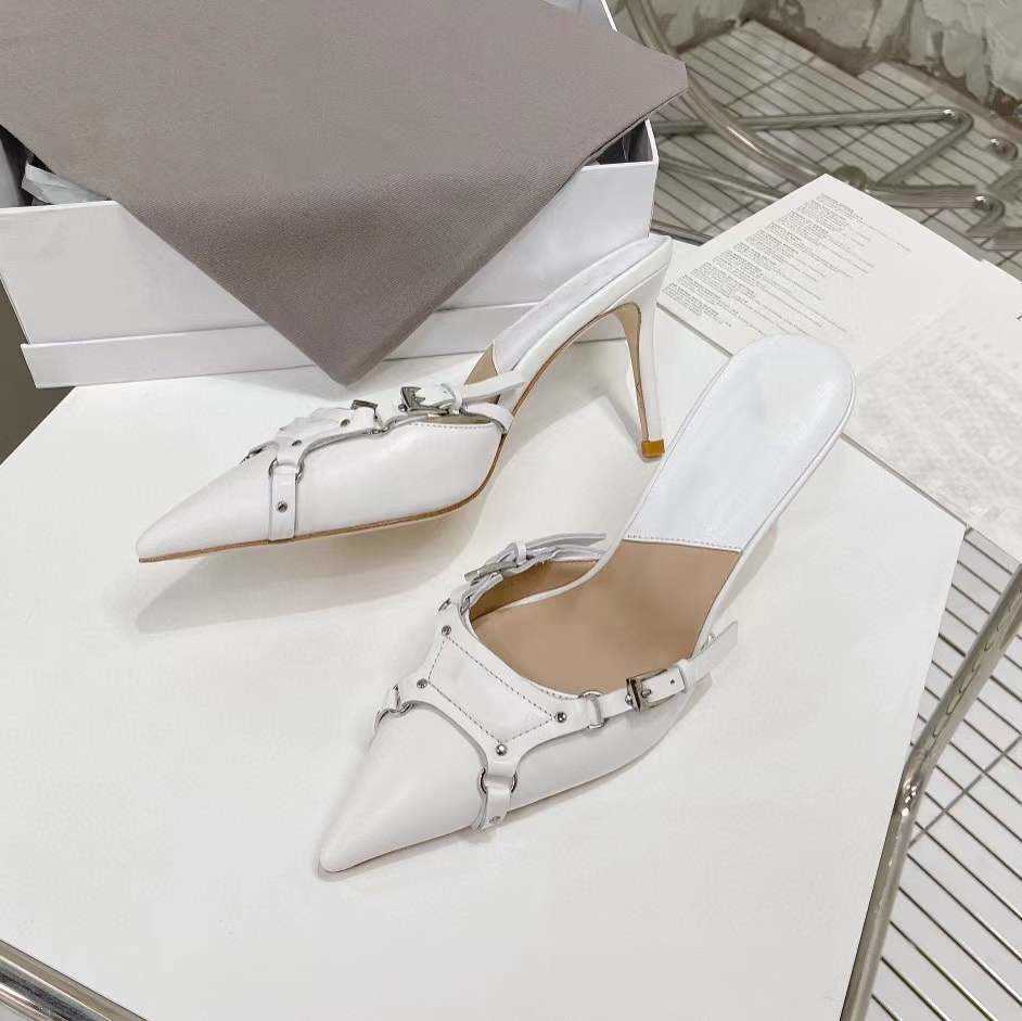 Sandals Sandals Sliders Beautiful Womens Shoes Wedding Shoe Classic Cowhide Designer Summer Platform Heels Leather Women Sexy Fashion Elegant 35-42
Sandals Sandals Sliders Beautiful Womens Shoes Wedding Shoe Classic Cowhide Designer Summer Platform Heels Leather Women Sexy Fashion Elegant 35-42