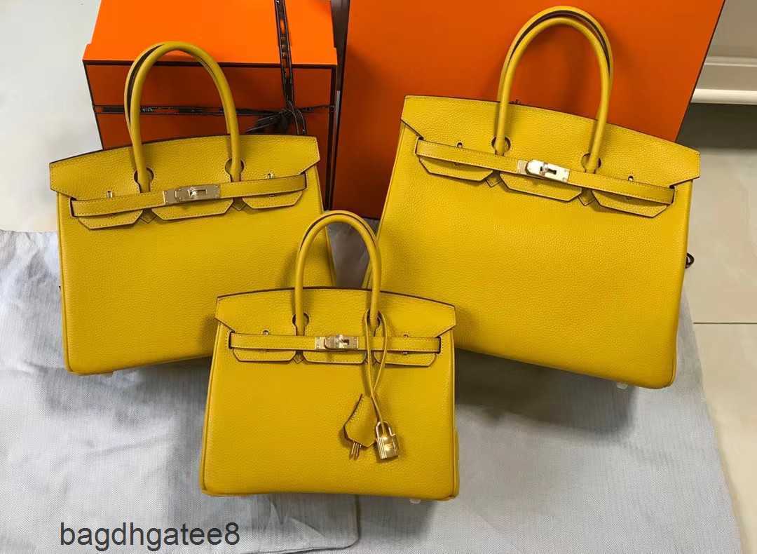 Litchi 2023 Designer Bag Hermee Bags Birkins Grain Leather Classic Portable Women's Logo Large Capacity Fashionable Trendy Iee7, China red
Litchi 2023 Designer Bag Hermee Bags Birkins Grain Leather Classic Portable Women's Logo Large Capacity Fashionable Trendy Iee7, China red