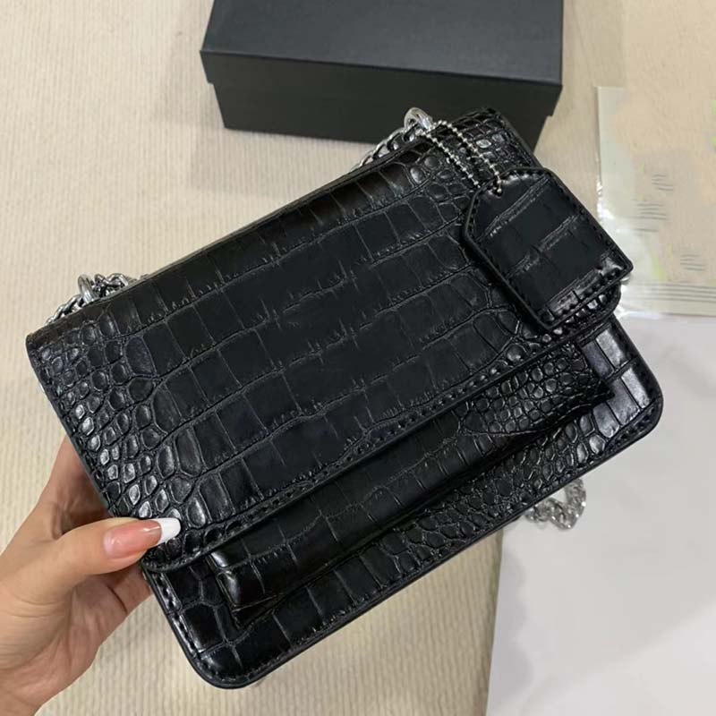 2022 Designer Fashion Small Square Bag Crocodile Pattern Bag Women's New Heavy Chain One Shoulder Crossbody Bag Waist Bags, White
2022 Designer Fashion Small Square Bag Crocodile Pattern Bag Women's New Heavy Chain One Shoulder Crossbody Bag Waist Bags, White