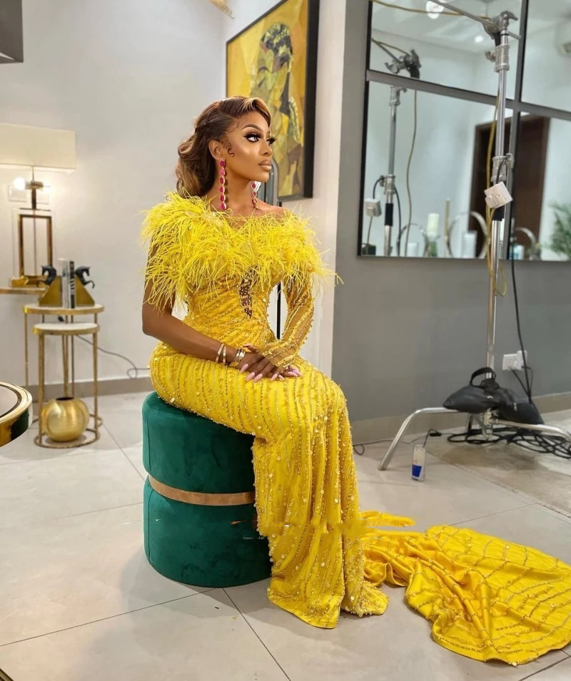 Bright Yellow Ormal Evening Dresses Mor Beading Sheer Neck One Shoulder African Feathers Women Mermaid Prom Gowns Party Dress