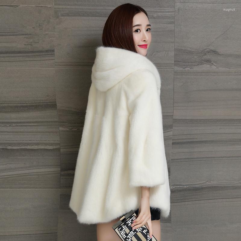 Women' Leather Et Large Size Womens Imitation Fur Coats Long Section Hooded Man-Made Jackets Black/White Chaqueta Mujer Outwears J2606
Women' Leather Et Large Size Womens Imitation Fur Coats Long Section Hooded Man-Made Jackets Black/White Chaqueta Mujer Outwears J2606