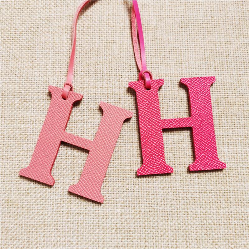 Keychains H Orange Color Ermas English Letter Pendant DIY Name Letters Bag Charm Key Hanging Ornament Anime Car Keychain
Keychains H Orange Color Ermas English Letter Pendant DIY Name Letters Bag Charm Key Hanging Ornament Anime Car Keychain