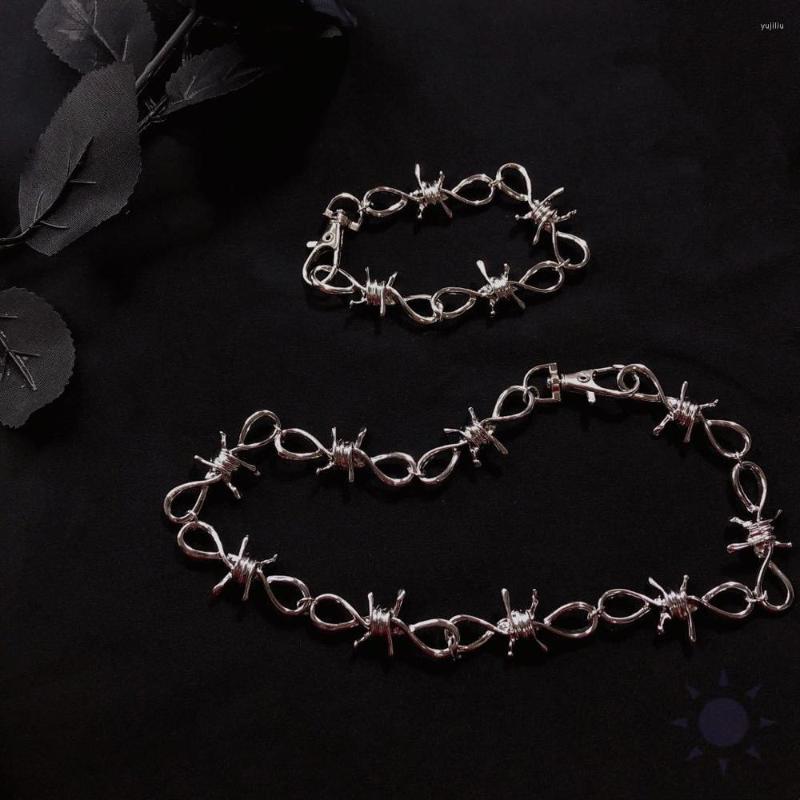Choker Ins Dark Wind Thorn Necklace Cold Metal Models Cool Hip-hop Punk Necklaces For Women Men Jewelry Accessories
Choker Ins Dark Wind Thorn Necklace Cold Metal Models Cool Hip-hop Punk Necklaces For Women Men Jewelry Accessories