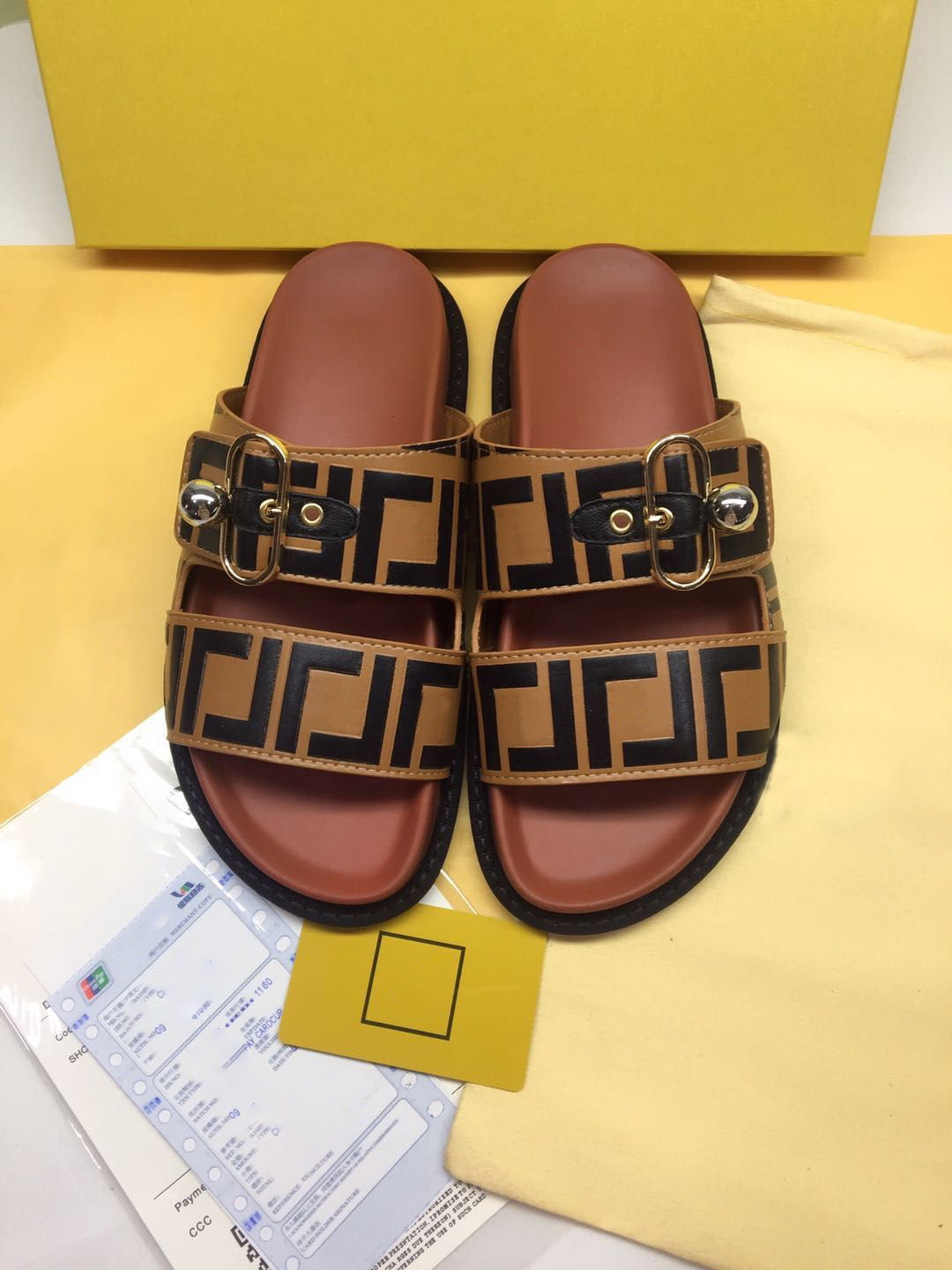Feel slides Designer Explosion FF Sandals Leather Double F Slippers Fabric Slide Women Men Slipper Buckles Fashion Letters Calssic Shoes, Color 5
Feel slides Designer Explosion FF Sandals Leather Double F Slippers Fabric Slide Women Men Slipper Buckles Fashion Letters Calssic Shoes, Color 5