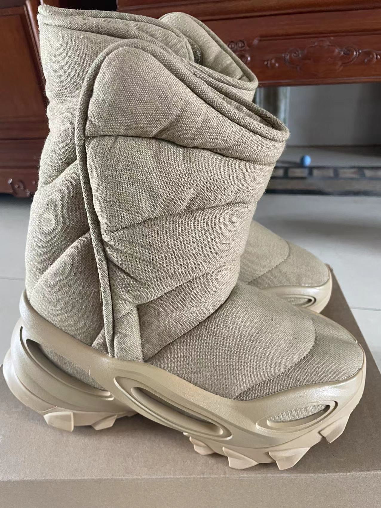 NSLTD runner boots OP04 sulfur sock runner running Shoes kany winter boots cotton thick boot men women sports trainers with box, Grey
NSLTD runner boots OP04 sulfur sock runner running Shoes kany winter boots cotton thick boot men women sports trainers with box, Grey