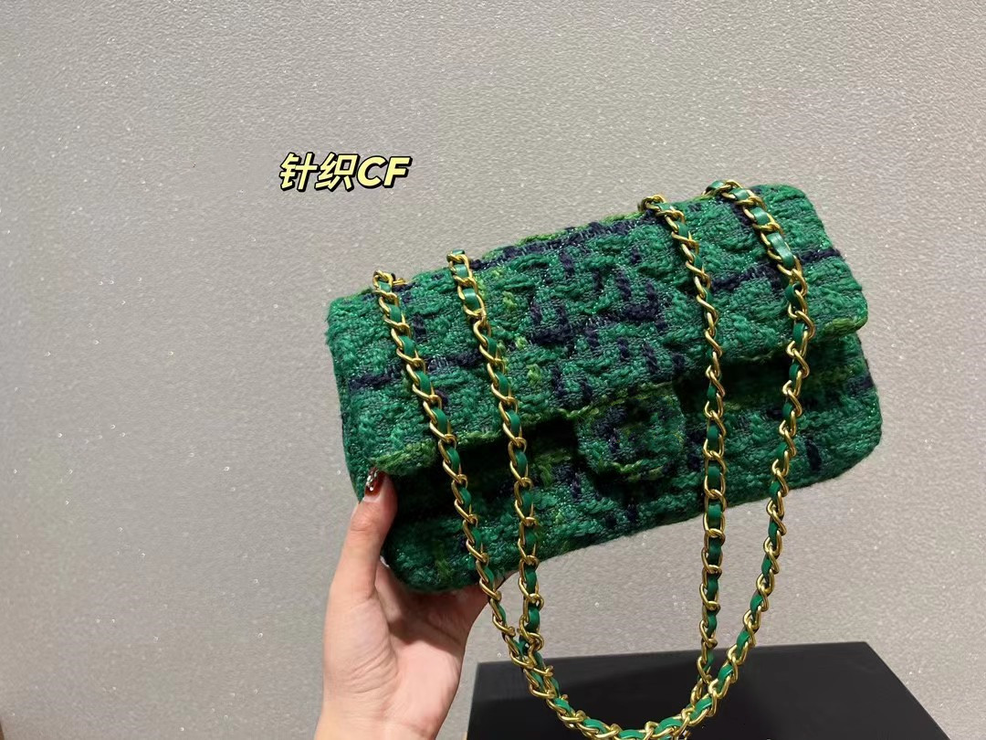 25CM Tweed bags Autumn and Winter Knitted Flap Chain Bag Luxury Design Gold Hardware Women's Bag, Green
25CM Tweed bags Autumn and Winter Knitted Flap Chain Bag Luxury Design Gold Hardware Women's Bag, Green