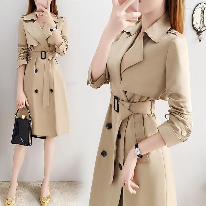 Women' Trench Coats Autumn Windbreaker Women Long Temperament Stitching Three Buckle Waist Khaki Coat British Style Outwear Z916
Women' Trench Coats Autumn Windbreaker Women Long Temperament Stitching Three Buckle Waist Khaki Coat British Style Outwear Z916