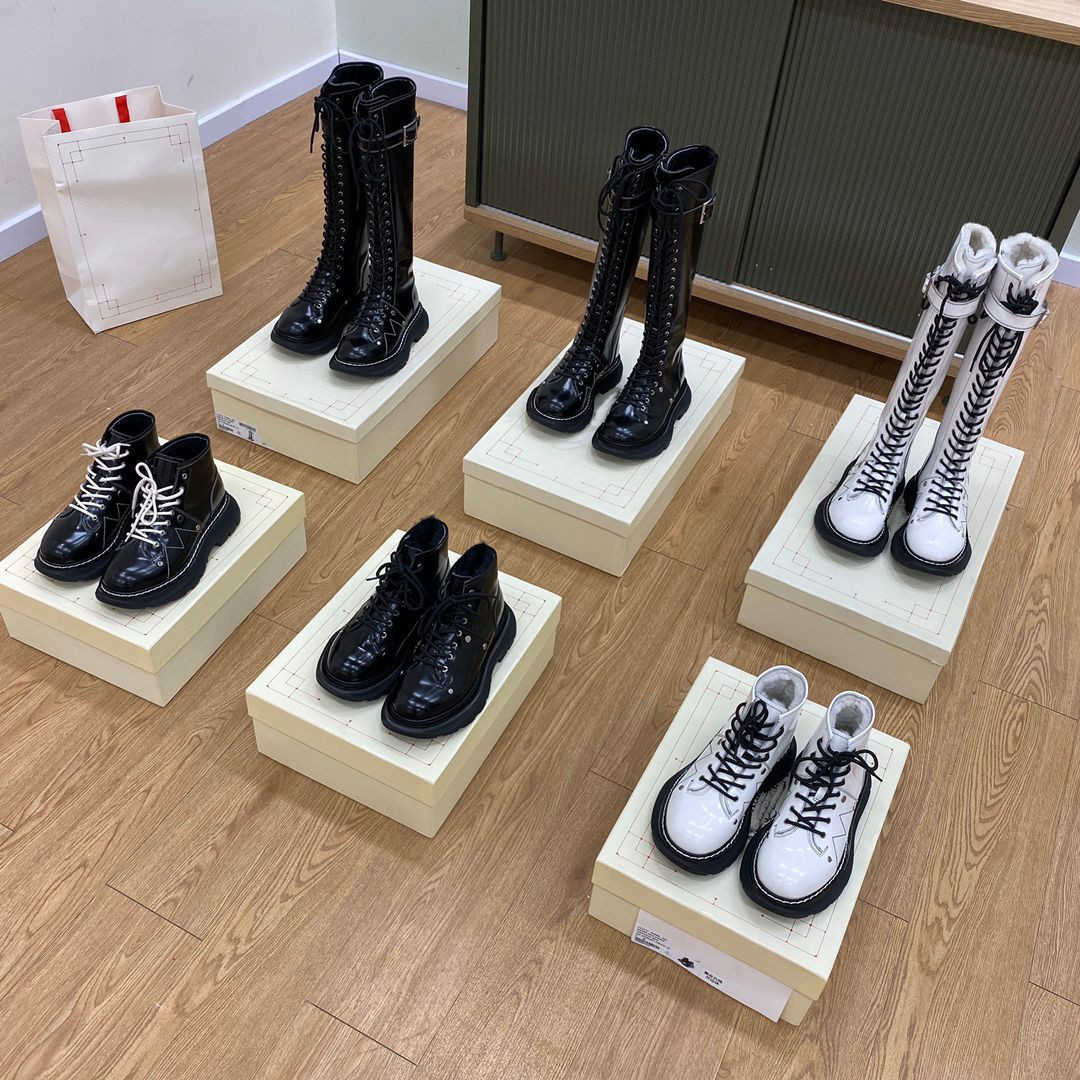 Women Tread shearling Boot Designer knee high tall Boots Lace up booty smooth leather Ladies Alexander High 2023 knight cowboy boots, Yymcg1
Women Tread shearling Boot Designer knee high tall Boots Lace up booty smooth leather Ladies Alexander High 2023 knight cowboy boots, Yymcg1
