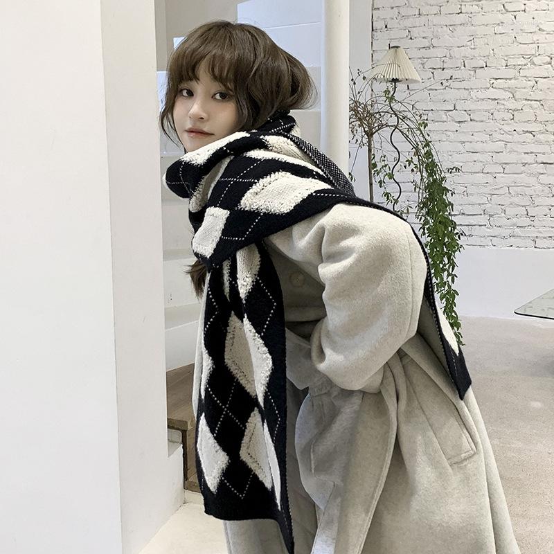 Scarves 2022 Ladies Winter Diamond Plaid Scarf Warm And Breathable Long Double-Sided Shawl Soft Thickening Windproof Wraps Blanket
Scarves 2022 Ladies Winter Diamond Plaid Scarf Warm And Breathable Long Double-Sided Shawl Soft Thickening Windproof Wraps Blanket