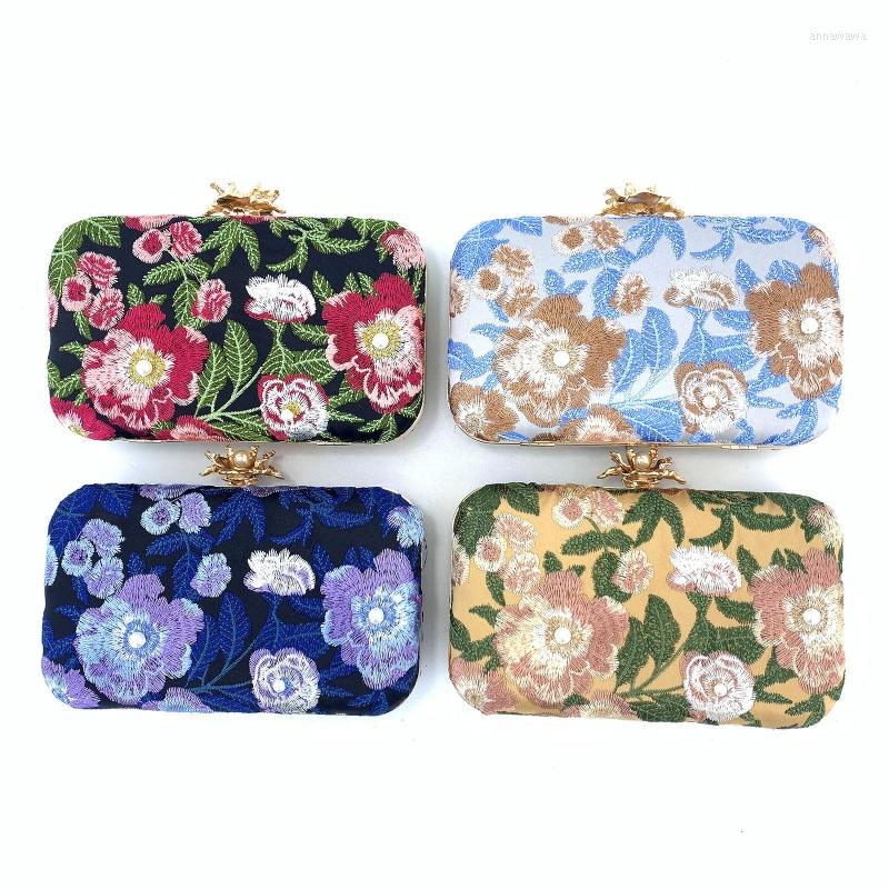 Evening Bags D0LF Gorgeous All-match Bag Crossbody Embossed Embroidery Clutch Handbag For Wedding Proposal Party Bridal Prom, Sky blue
Evening Bags D0LF Gorgeous All-match Bag Crossbody Embossed Embroidery Clutch Handbag For Wedding Proposal Party Bridal Prom, Sky blue