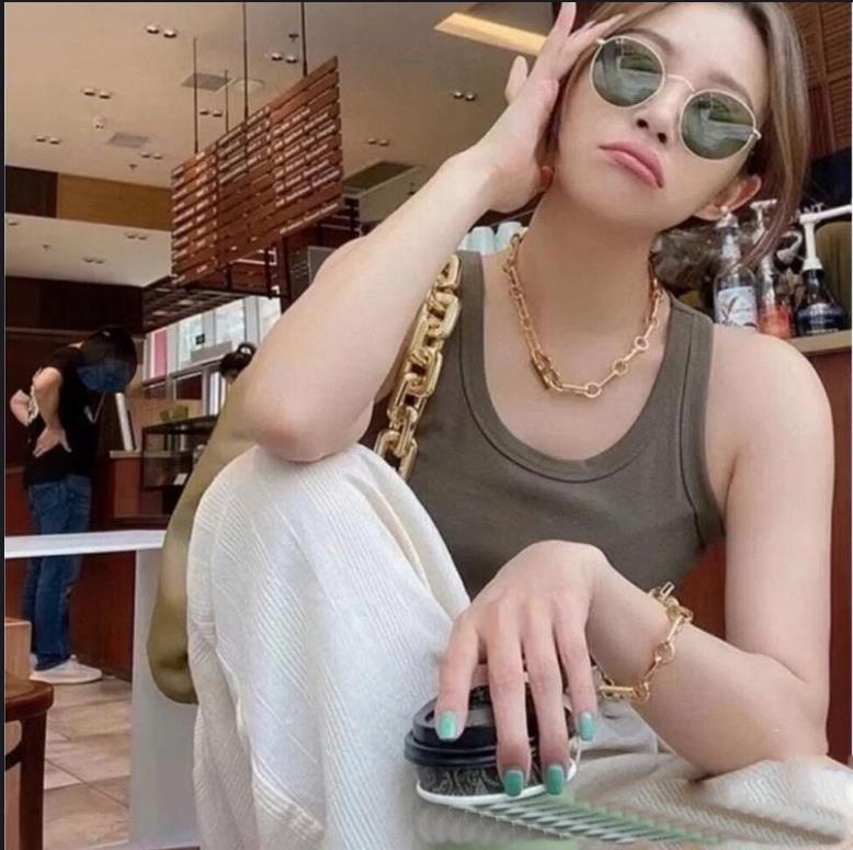 Classic Titanium Steel Pendant Great B letter Thick chain Bracelet B CHAIN THIN NECKLACE IN GOLD Punk style Designer Jewelry
Classic Titanium Steel Pendant Great B letter Thick chain Bracelet B CHAIN THIN NECKLACE IN GOLD Punk style Designer Jewelry