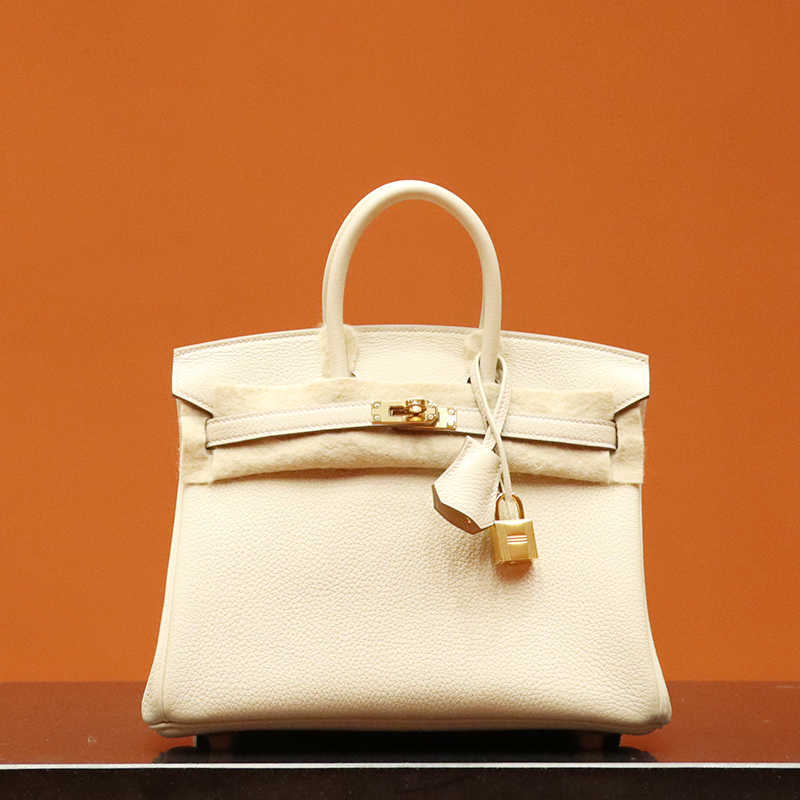 h bag Fashion leather briki bags H ermese Master Zhang Handheld women Platinum Litchi Togo Calfskin 10 Milk Shake White, Not for sale do not shoot
h bag Fashion leather briki bags H ermese Master Zhang Handheld women Platinum Litchi Togo Calfskin 10 Milk Shake White, Not for sale do not shoot