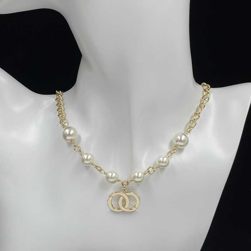 Luxury Designers Bracelet For Women Pearl Pendant Necklaces Luxury Jewelry Leather Necklace Bracelets Brands Chain Wedding Gift C 22110308 
Luxury Designers Bracelet For Women Pearl Pendant Necklaces Luxury Jewelry Leather Necklace Bracelets Brands Chain Wedding Gift C 22110308