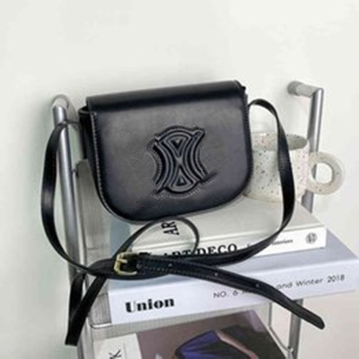 Factory Direct Sales of New Luxury Brand Bags Wholesale Arc De Saddle Texture Casual Shoulder Mini Msenger Small Square, White
Factory Direct Sales of New Luxury Brand Bags Wholesale Arc De Saddle Texture Casual Shoulder Mini Msenger Small Square, White