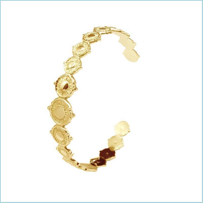 Bangle Bangle Koaem Retro C Shape Adjustable Bracelet 18K Gold Plated Jewelry Coin Pattern Vintage Stainless Steel Bangles Yyb0015Ba Dh5Lt
Bangle Bangle Koaem Retro C Shape Adjustable Bracelet 18K Gold Plated Jewelry Coin Pattern Vintage Stainless Steel Bangles Yyb0015Ba Dh5Lt