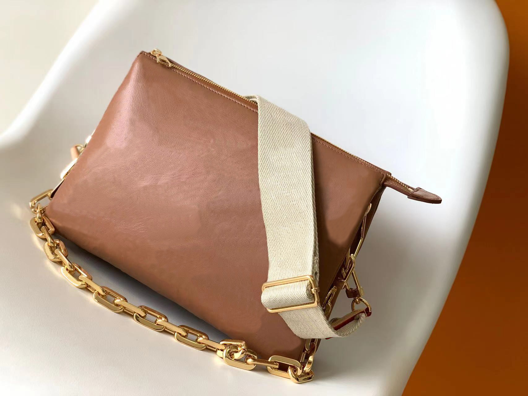 classic COUSSIN PM in Camel Cross Body Bag WOMEN Thick Chain Handbags Shoulder Bags brown Calfskin handbag M57791
classic COUSSIN PM in Camel Cross Body Bag WOMEN Thick Chain Handbags Shoulder Bags brown Calfskin handbag M57791