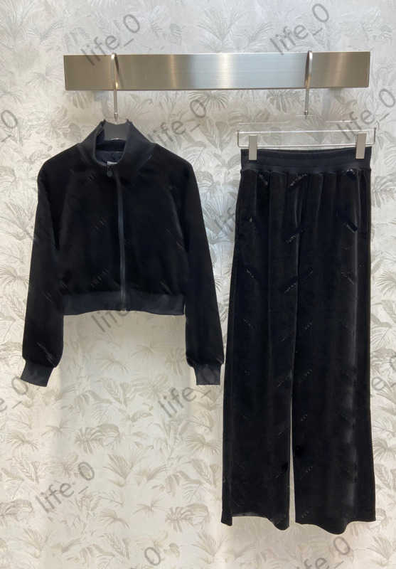 Brand Womens Two Piece Pants Pure Color Short Stand Collar Zipper Coats Tops Elastic Waist Loose Wide-waisted Trousers Fashionable Women Tracksuits 1970
Brand Womens Two Piece Pants Pure Color Short Stand Collar Zipper Coats Tops Elastic Waist Loose Wide-waisted Trousers Fashionable Women Tracksuits 1970