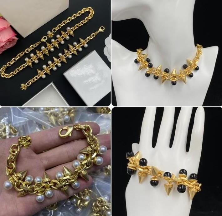 Greece Meander Pattern Designed hollow out Rome Bracelets Earrings Rings Sets Medusa Head Portrait 18K Gold plated Medusas Designer Jewelry Set JHJCJ, Golden
Greece Meander Pattern Designed hollow out Rome Bracelets Earrings Rings Sets Medusa Head Portrait 18K Gold plated Medusas Designer Jewelry Set JHJCJ, Golden