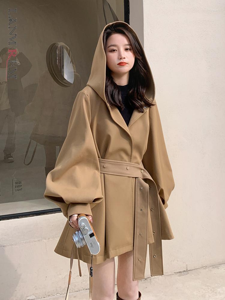 Women' Trench Coats LANMREM Khaki Hooded Coat For Women 2022 Autumn Winter Belt High Waist Loose Fashion Windbreaker Female Clothing 2R6013
Women' Trench Coats LANMREM Khaki Hooded Coat For Women 2022 Autumn Winter Belt High Waist Loose Fashion Windbreaker Female Clothing 2R6013