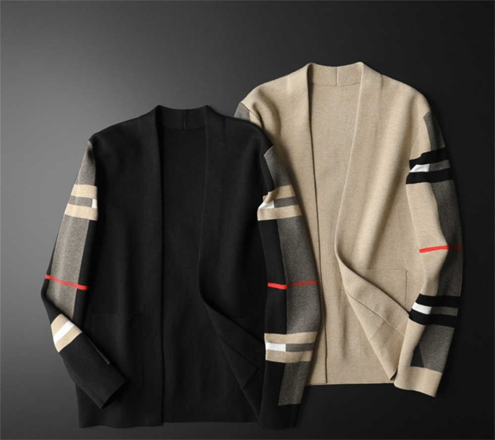 23SS hoodies Mens Sweater Cardigan Casual V-Neck Shirt Autumn Winter Slim Fit Long Sleeve Men Sweaters Knitted Hoody Pull Homme Top Clothes
23SS hoodies Mens Sweater Cardigan Casual V-Neck Shirt Autumn Winter Slim Fit Long Sleeve Men Sweaters Knitted Hoody Pull Homme Top Clothes