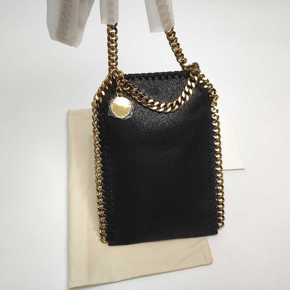 Totes Bags Fashion Brand Luxury Style Designer Women Mini Phone Bag for Lady Handbag Long Chain Crossbody 221103, Black gold chain
Totes Bags Fashion Brand Luxury Style Designer Women Mini Phone Bag for Lady Handbag Long Chain Crossbody 221103, Black gold chain