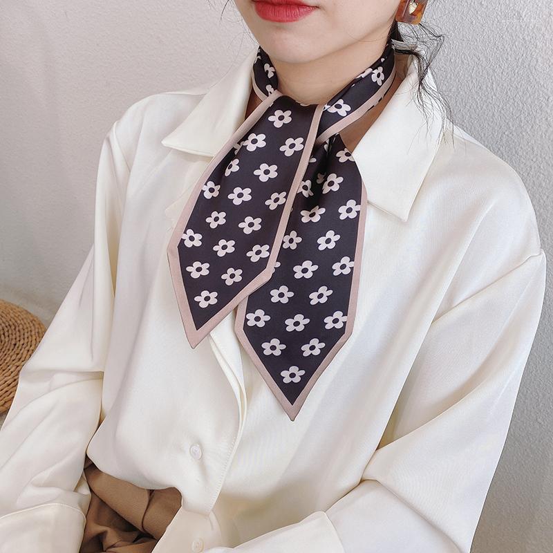 Scarves &Dolphin Women Sharp Corner Wide Scarf Flower Printed French Romance Chiffon Silky Headbands Bandana Hair Ribbon Bag Tie
Scarves &Dolphin Women Sharp Corner Wide Scarf Flower Printed French Romance Chiffon Silky Headbands Bandana Hair Ribbon Bag Tie