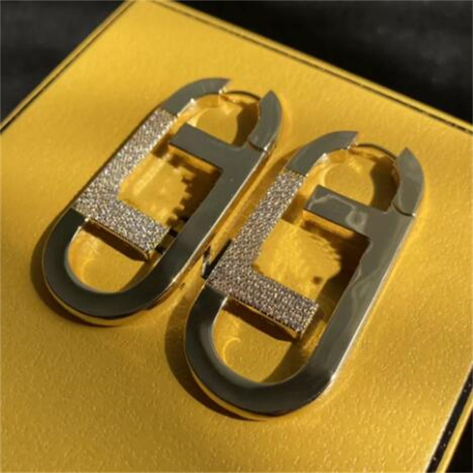 Fashion Designer Letter Ear Studs Luxury Designer Women Earrings Suitable for Wedding Party Jewelry Accessories
Fashion Designer Letter Ear Studs Luxury Designer Women Earrings Suitable for Wedding Party Jewelry Accessories