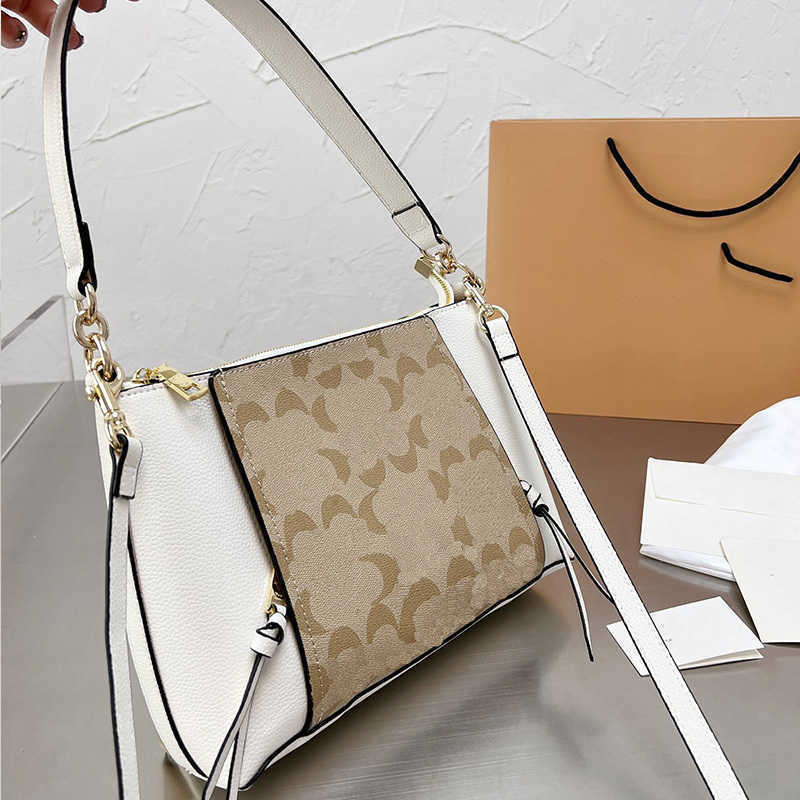 3A designer Shopping Shoulder CrossBody Bag fashion cross body Wallets Elegant Womens Real Leather classic luxury tote Female Purses2201103, Black
3A designer Shopping Shoulder CrossBody Bag fashion cross body Wallets Elegant Womens Real Leather classic luxury tote Female Purses2201103, Black