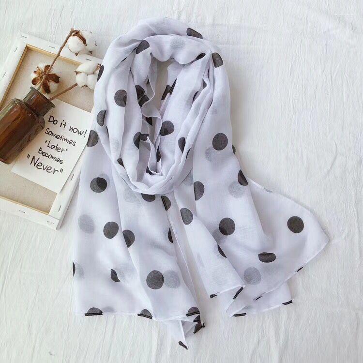 Scarves Women 2022 Cotton Viscose Beach Scarf Polka Dot Head Muslim Hijab Foulard Femme Shawls Wraps Bufanda Mujer Stole
Scarves Women 2022 Cotton Viscose Beach Scarf Polka Dot Head Muslim Hijab Foulard Femme Shawls Wraps Bufanda Mujer Stole