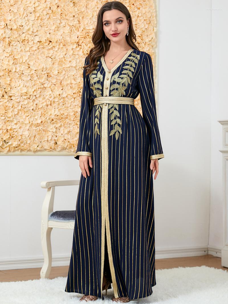 Ethnic Clothing Abaya Turkey 2022 Tape Trim V-Neck Embroidery Belted Kaftan Elegant Stripe Long Sleeve Dress Prom Islamic Women
Ethnic Clothing Abaya Turkey 2022 Tape Trim V-Neck Embroidery Belted Kaftan Elegant Stripe Long Sleeve Dress Prom Islamic Women