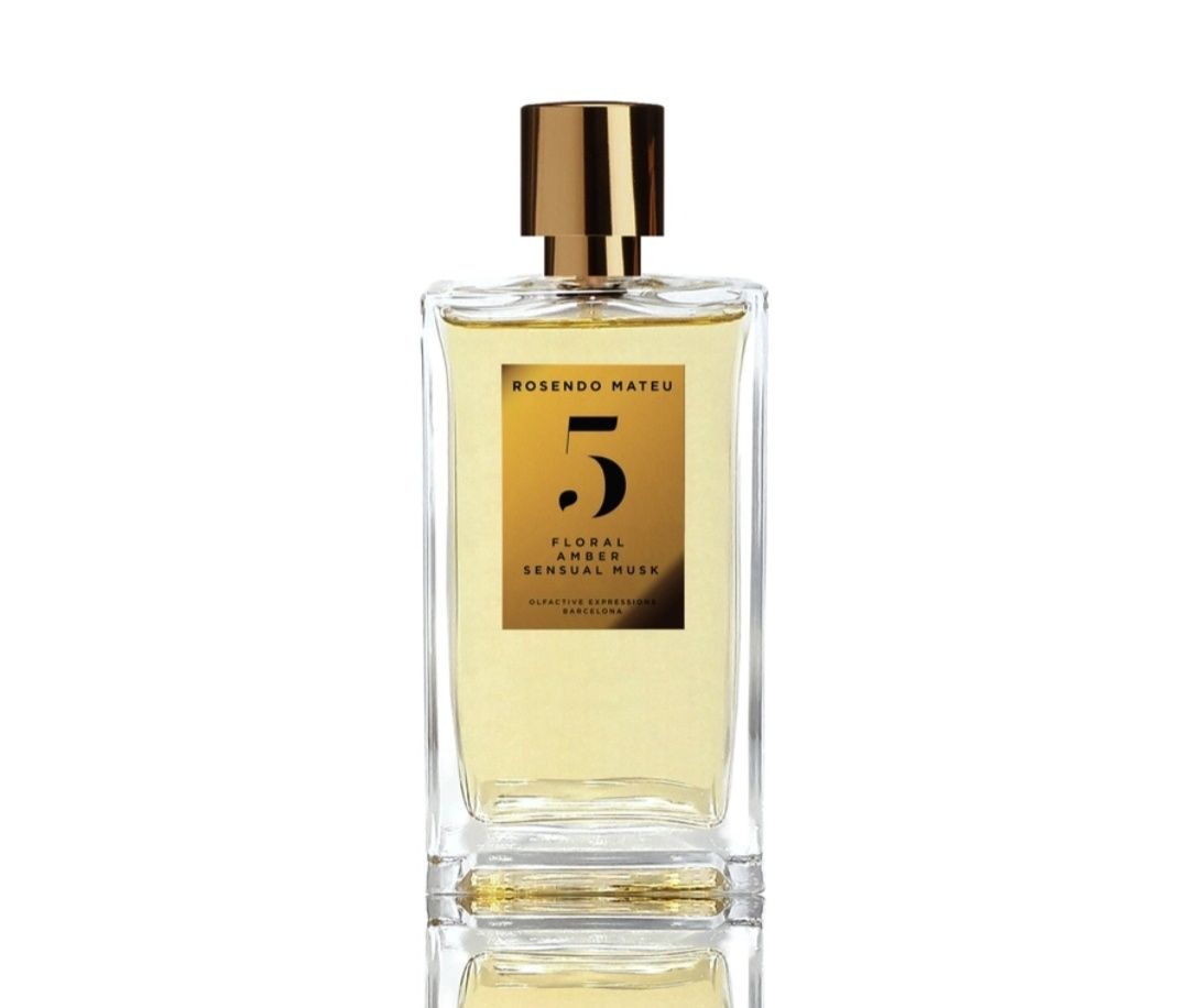 Luxury perfume 100ml Rosendo Mateu Olfactive Expressions R N5 Floral Amber Sensual Musk Eau De Parfum Cologne Spray long time lasting fast ship
Luxury perfume 100ml Rosendo Mateu Olfactive Expressions R N5 Floral Amber Sensual Musk Eau De Parfum Cologne Spray long time lasting fast ship