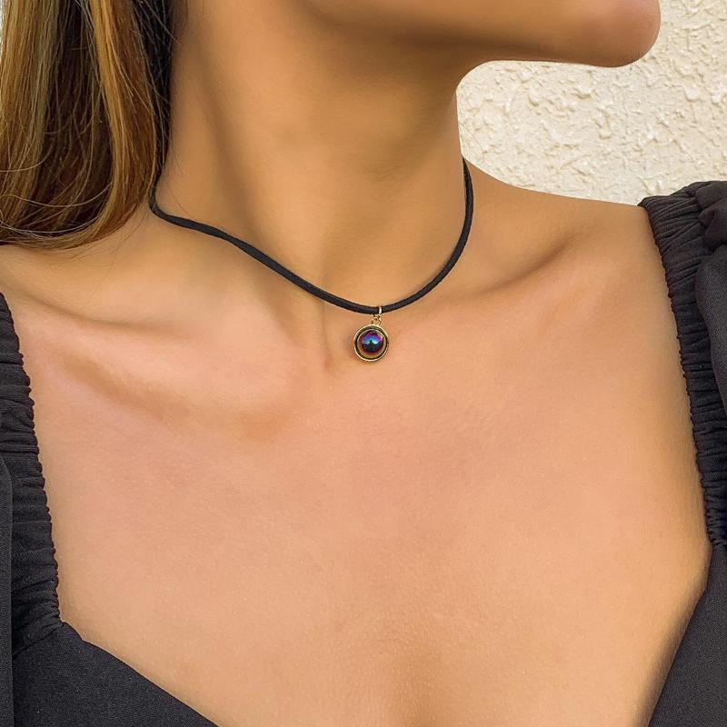 Pendant Necklaces Classic Wax Necklace Women Fashion Simple Versatile Vintage Blue Eyes Female Round Jewelry Accessories
Pendant Necklaces Classic Wax Necklace Women Fashion Simple Versatile Vintage Blue Eyes Female Round Jewelry Accessories