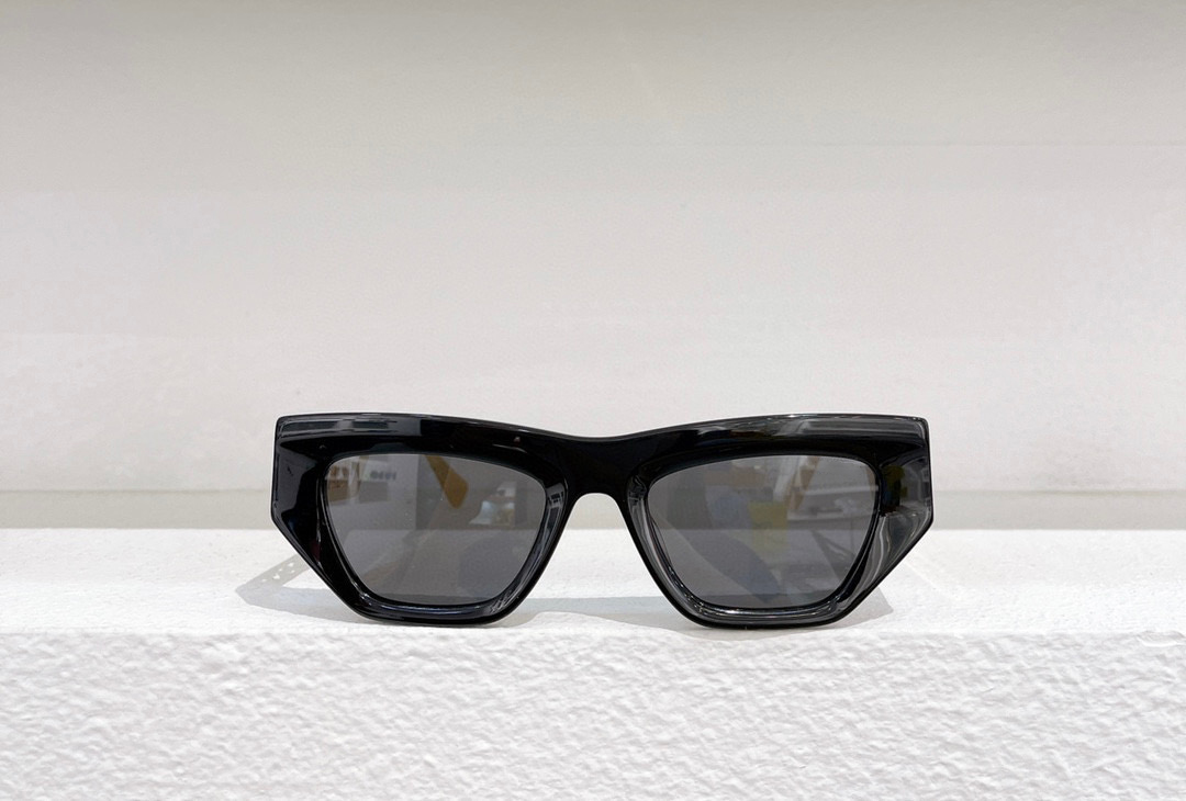 Womens Sunglasses For Women Men Sun Glasses Mens 4432 Fashion Style Protects Eyes UV400 Lens With Random Box And Case
Womens Sunglasses For Women Men Sun Glasses Mens 4432 Fashion Style Protects Eyes UV400 Lens With Random Box And Case