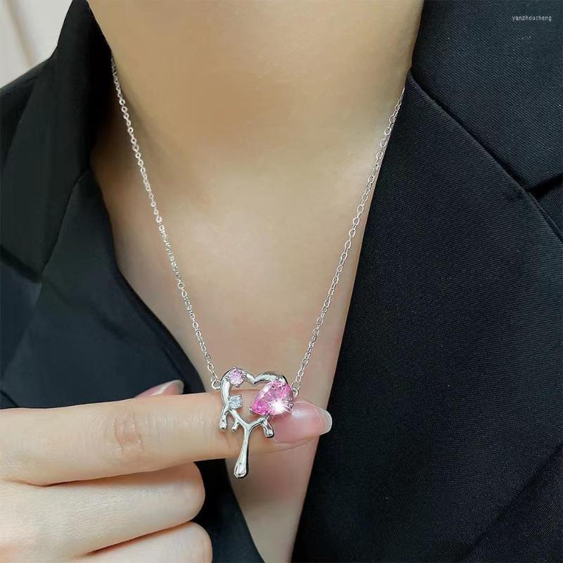 Choker Ins Trendy Heart Necklace For Women Pink Zircon Crystal Pendant Necklaces Collar Chain Kpop Jewelry Gift Bijoux
Choker Ins Trendy Heart Necklace For Women Pink Zircon Crystal Pendant Necklaces Collar Chain Kpop Jewelry Gift Bijoux