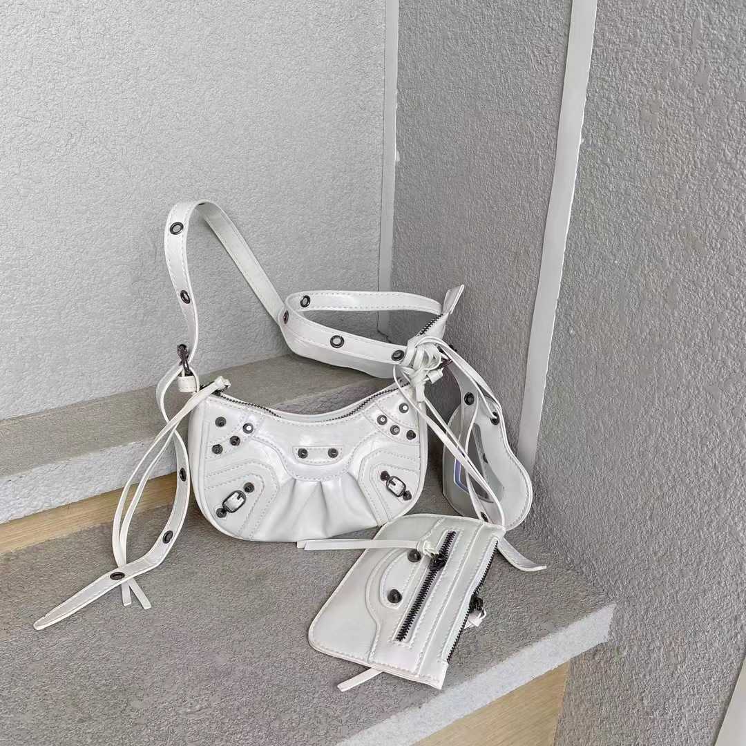 AHer Max Design leather Balenicass biker bag Shenglu 2023 small locomotive popular mirror three piece set rivet women's single shoulder Crossbody, White2
AHer Max Design leather Balenicass biker bag Shenglu 2023 small locomotive popular mirror three piece set rivet women's single shoulder Crossbody, White2