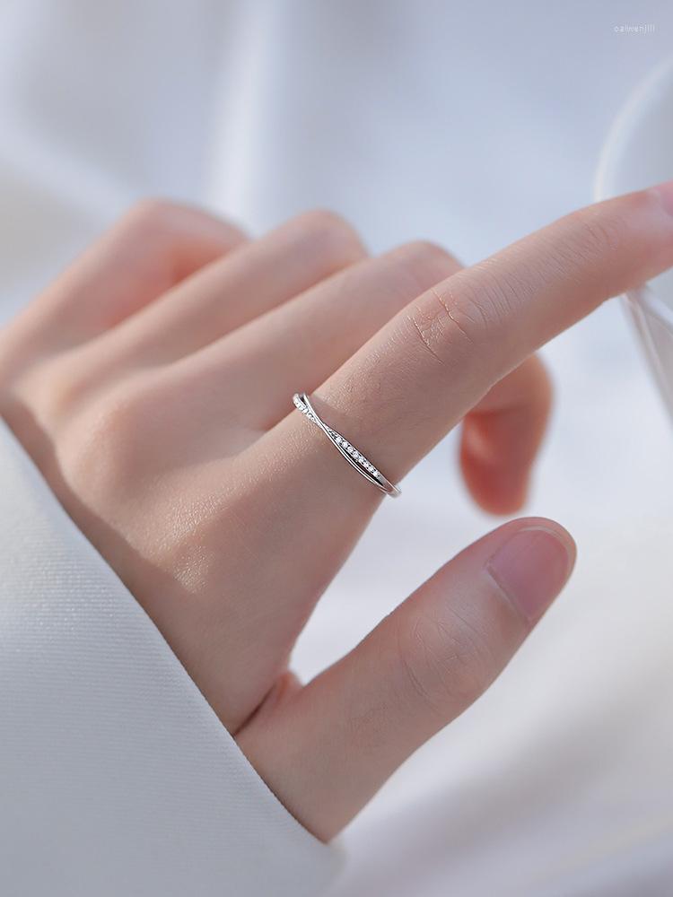 Cluster Rings 925 Sterling Silver Jewelry With Line Ring Simple Cross Temperament Rhinestone Index Finger For Women Wholesale
Cluster Rings 925 Sterling Silver Jewelry With Line Ring Simple Cross Temperament Rhinestone Index Finger For Women Wholesale