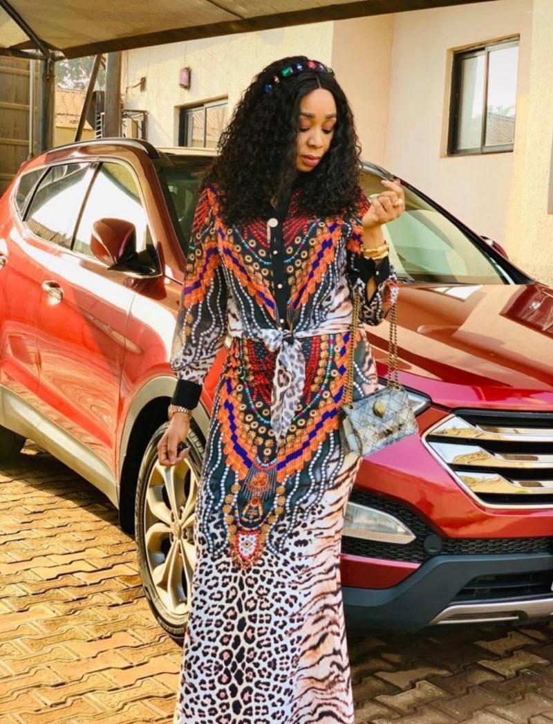 Work Dresses TSXT 2022 African Style Women Print 2-color Sheath Sets Sexy Lady Notched Full Sleeve Tops Long Skirts Skinny 2-pieces Set, Black
Work Dresses TSXT 2022 African Style Women Print 2-color Sheath Sets Sexy Lady Notched Full Sleeve Tops Long Skirts Skinny 2-pieces Set, Black