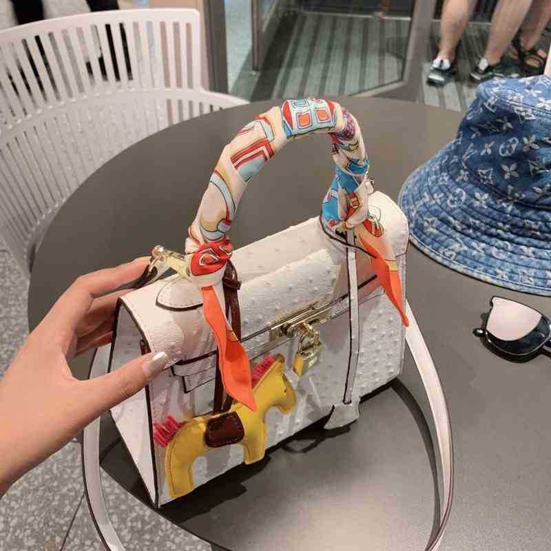Luxury Bags High Quality Hemess Designer Handbags Women Luxurys Same Shoulder Messenger Bag Leather Women's Kangkang Ladies Fashion Ha IB8G, White
Luxury Bags High Quality Hemess Designer Handbags Women Luxurys Same Shoulder Messenger Bag Leather Women's Kangkang Ladies Fashion Ha IB8G, White