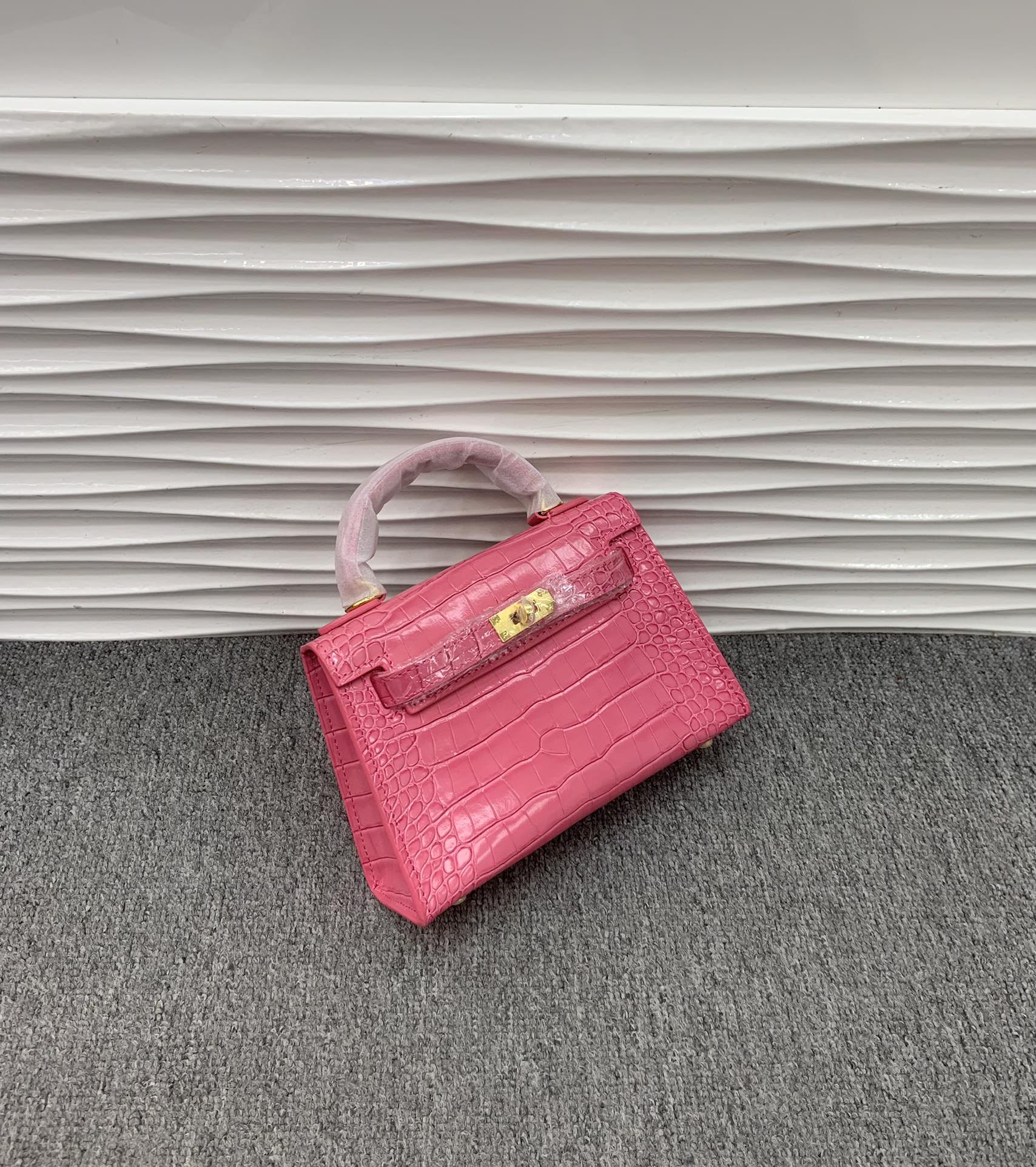 Design Fashion Handbags bags Totes 20cm Women crocodile Shoulder Lady elegant Genuine Leather Adjustable platinum portable hardware Crossbody MM, Beige
Design Fashion Handbags bags Totes 20cm Women crocodile Shoulder Lady elegant Genuine Leather Adjustable platinum portable hardware Crossbody MM, Beige