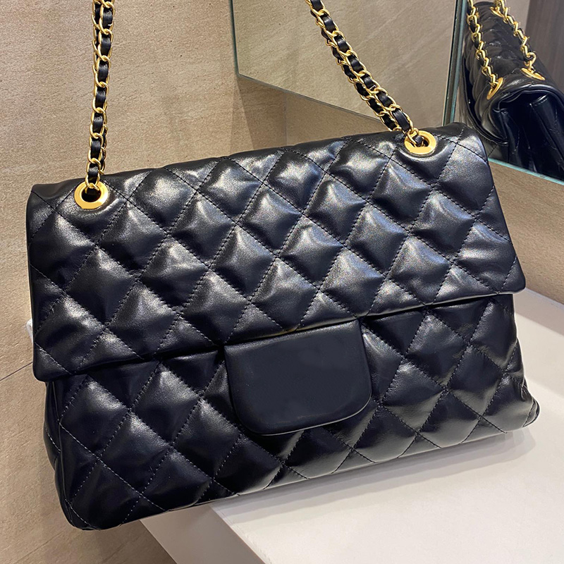 22F/W Vinatge Womens Maxi Calfskin Quilted Bags Classic Flap Aged Gold Metal Matelasse Chain Crossbody Shoulder Handbags Lare Capacity Outdoor Sacoche 38x27CM, Box
22F/W Vinatge Womens Maxi Calfskin Quilted Bags Classic Flap Aged Gold Metal Matelasse Chain Crossbody Shoulder Handbags Lare Capacity Outdoor Sacoche 38x27CM, Box