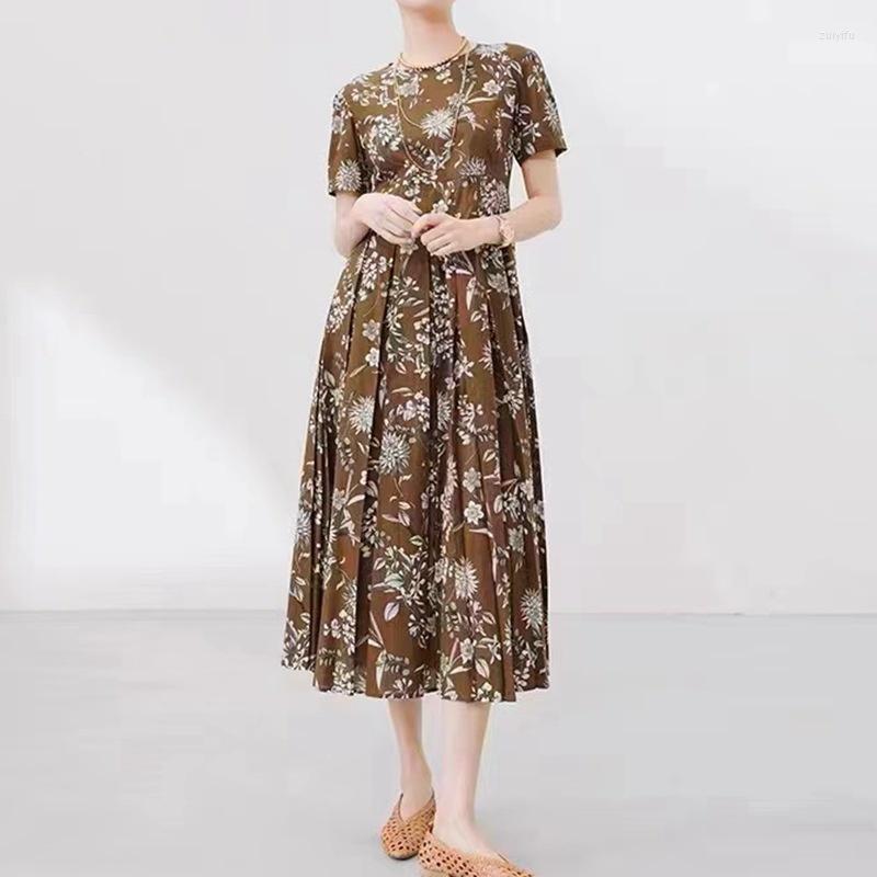 Casual Dresses Max Family High-end Light Luxury 22 Spring / Summer Women's Repair Height Branch Combed Cotton Print Round Neck Short, Brown
Casual Dresses Max Family High-end Light Luxury 22 Spring / Summer Women's Repair Height Branch Combed Cotton Print Round Neck Short, Brown